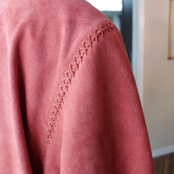 Shirt / Jacket with detailed stitch trimming by Alfred Dunner: Size 16. - Picture 7 of 10